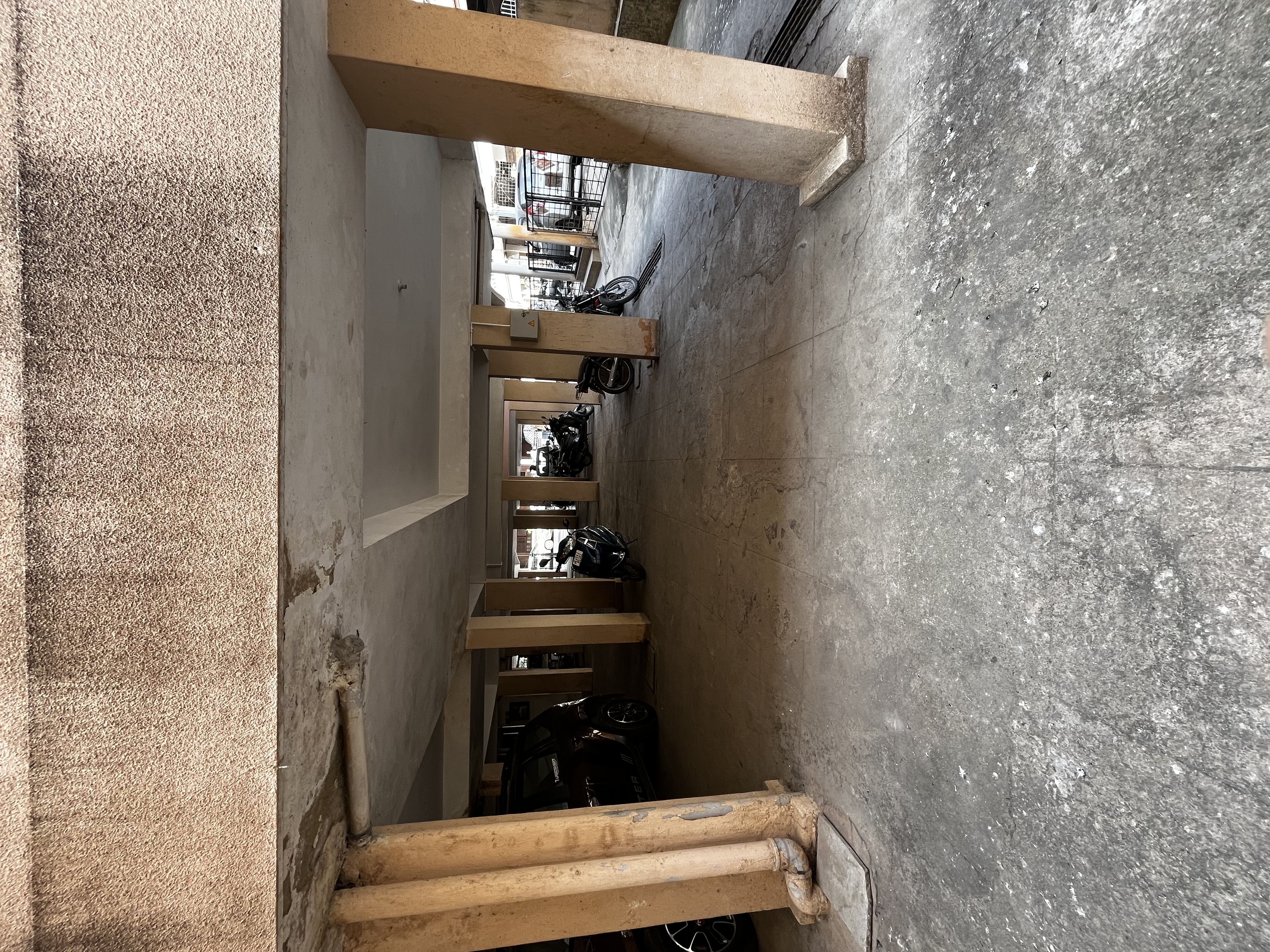 Photo of RT Nagar covered SUV parking 